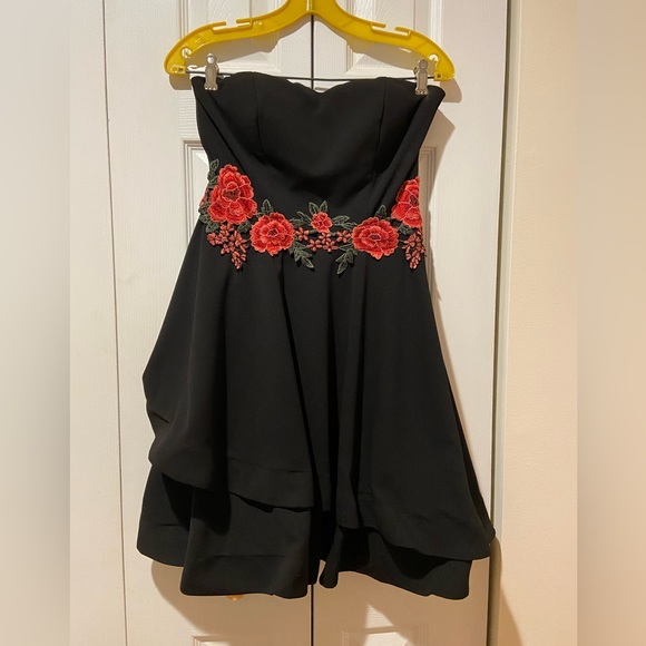 Beautiful Flirty Flounce Hemline Strapless Dress by Rob & Ali - Picture 1 of 9